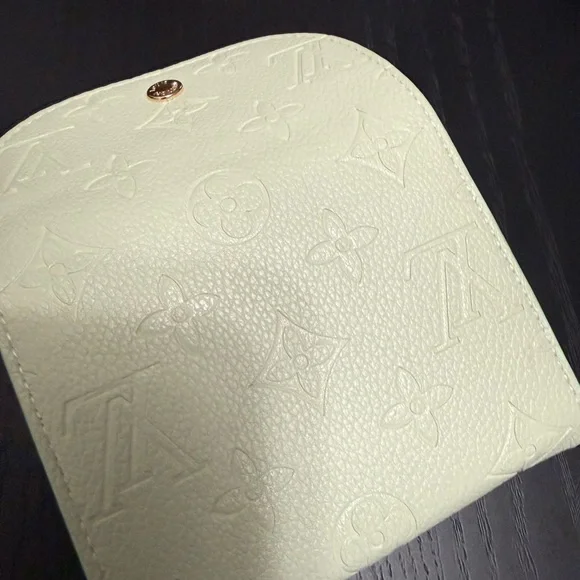 LV Mint Green Card Wallet - Picture 10 of 10